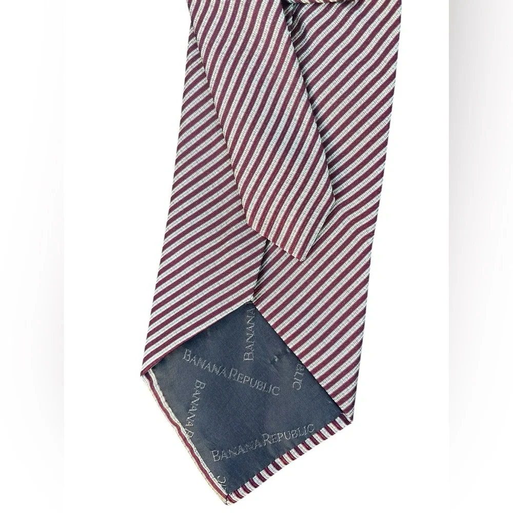 Banana Republic men’s necktie striped silk luxury logo preowned preppy